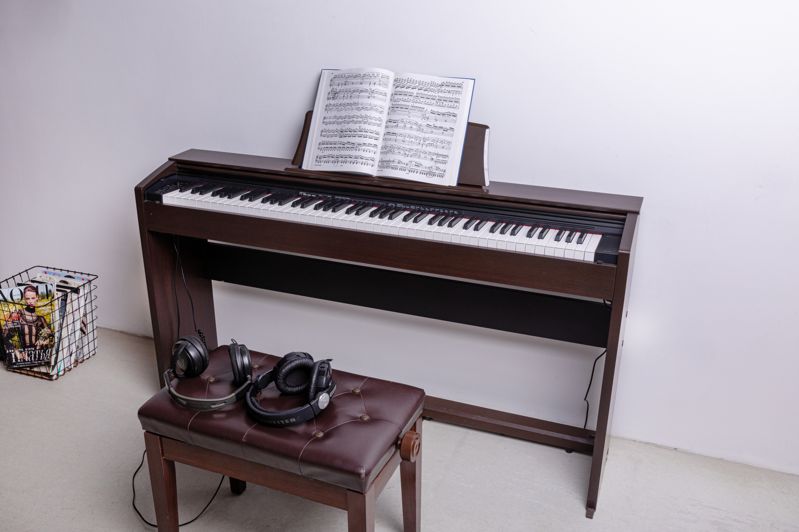 Цифрове фортепіано Casio Privia PX-770BN