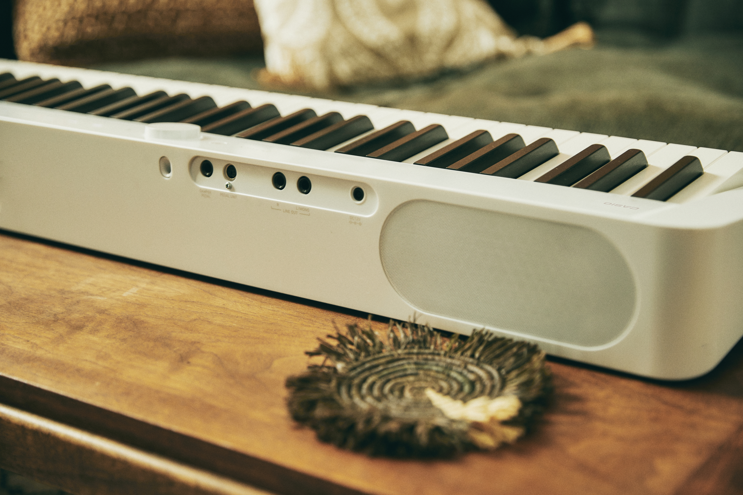 Цифрове фортепіано Casio Privia PX-S1100WE