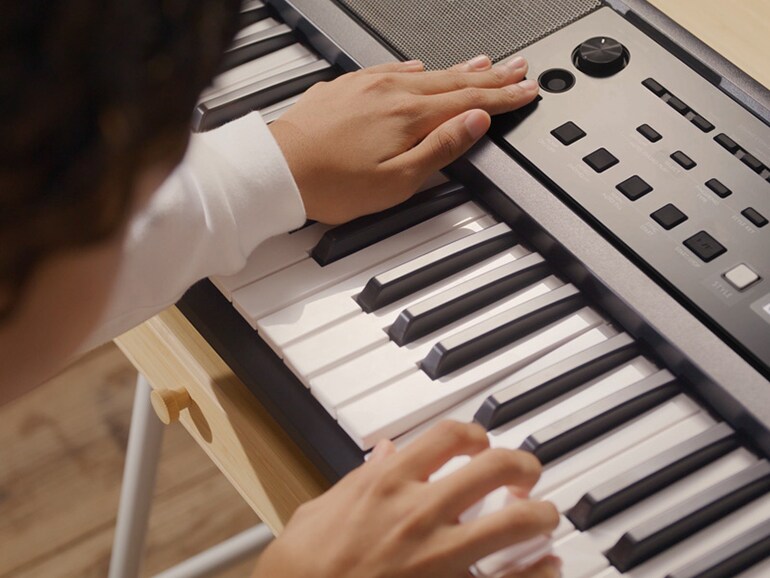 Синтезатор YAMAHA PSR-E383